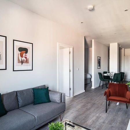 Modern & Spacious 2 Bed Apartment In Waterloo Liverpool Экстерьер фото