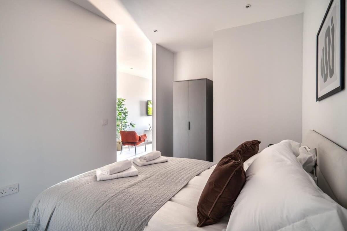 Modern & Spacious 2 Bed Apartment In Waterloo Liverpool Экстерьер фото