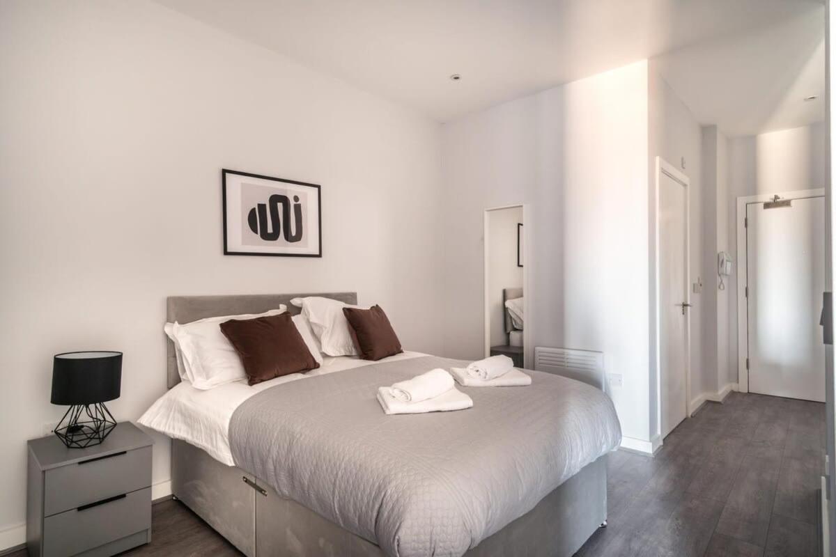 Modern & Spacious 2 Bed Apartment In Waterloo Liverpool Экстерьер фото