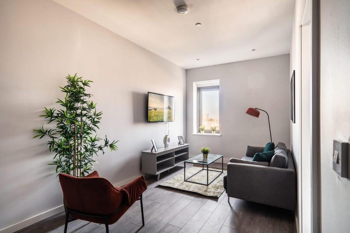 Modern & Spacious 2 Bed Apartment In Waterloo Liverpool Экстерьер фото