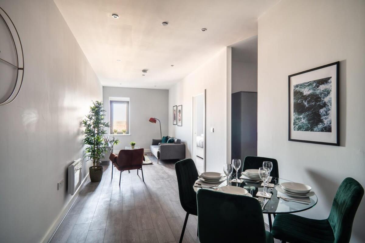 Modern & Spacious 2 Bed Apartment In Waterloo Liverpool Экстерьер фото