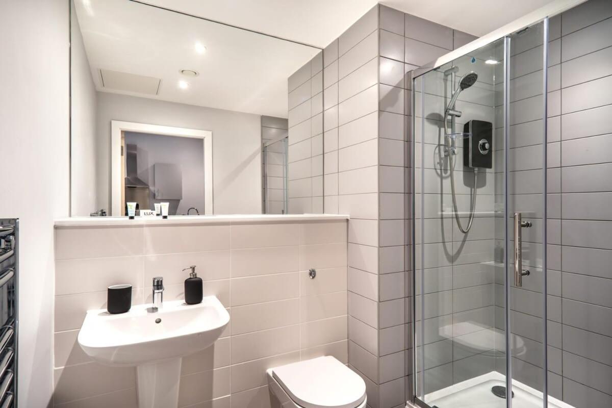 Modern & Spacious 2 Bed Apartment In Waterloo Liverpool Экстерьер фото